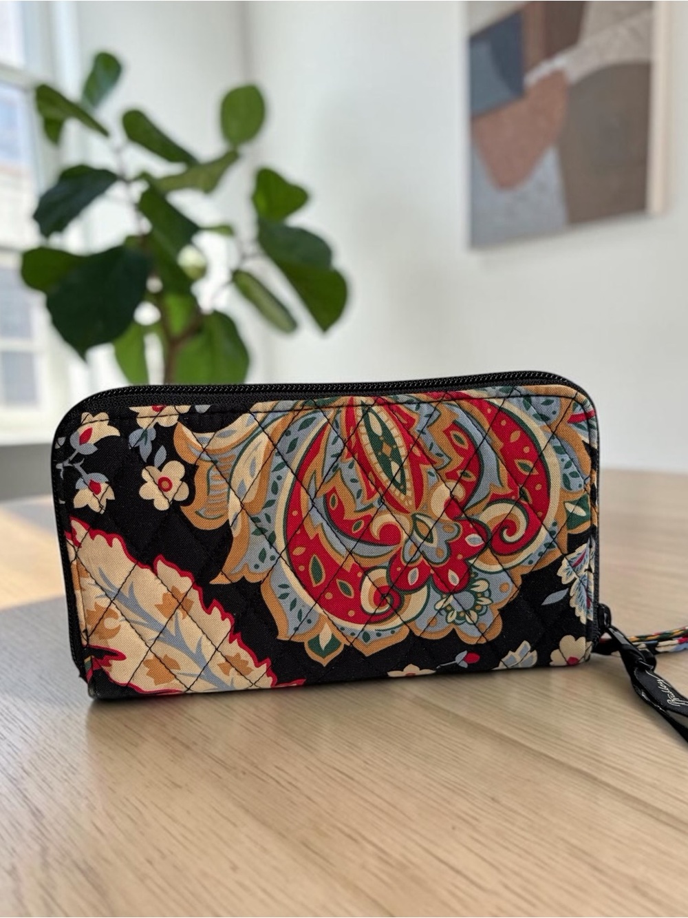 Vera Bradley RETIRED Venetian Paisley Quilted Wristlet Wallet Black Deep Red